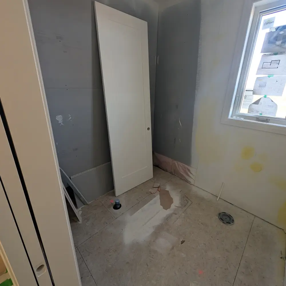 Accessible bathroom before by Eyro